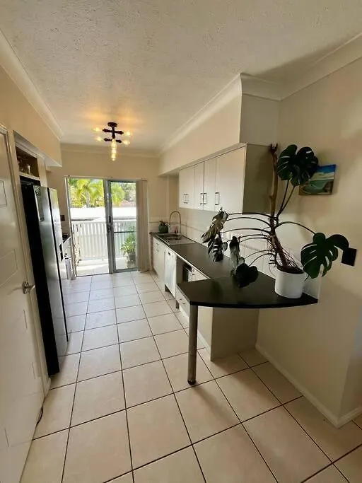 Resort Style Holiday Unit Trinity Beach