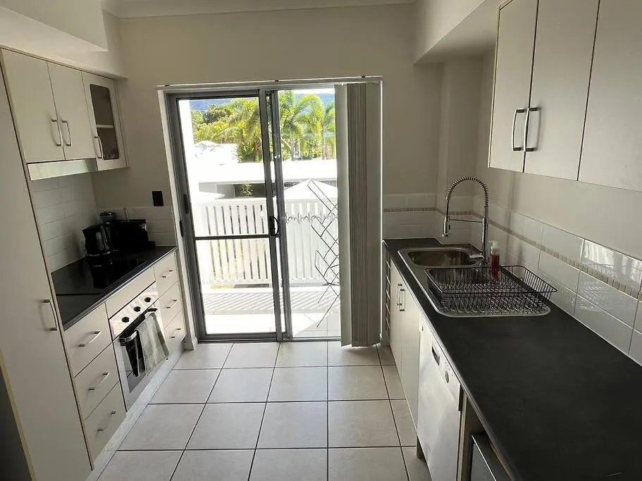 Resort Style Holiday Unit Trinity Beach