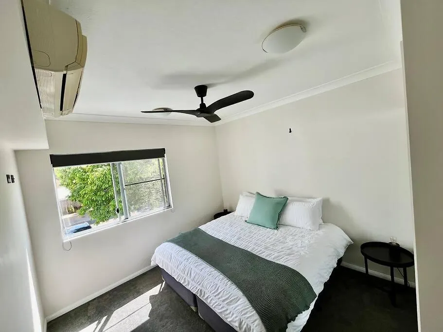 Resort Style Holiday Unit Trinity Beach 0*,
